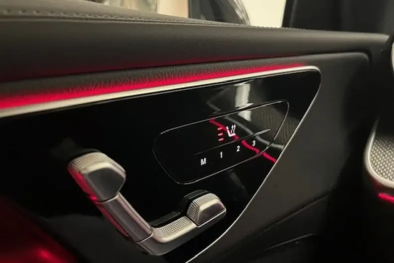 Mercedes-Benz GLC 300 (Clasa GLC) din 2024 cu 32.412 km - oferta MER180662 - foto 6