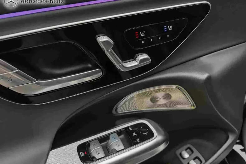 Mercedes-Benz E 53 AMG (Clasa E) din 2024 cu 8.370 km - oferta MER180687 - foto 9