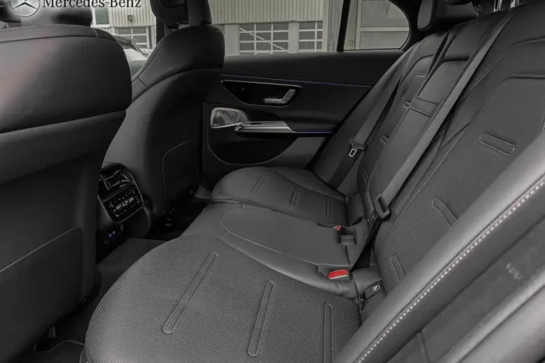 Mercedes-Benz E 53 AMG (Clasa E) din 2024 cu 8.370 km - oferta MER180687 - foto 10