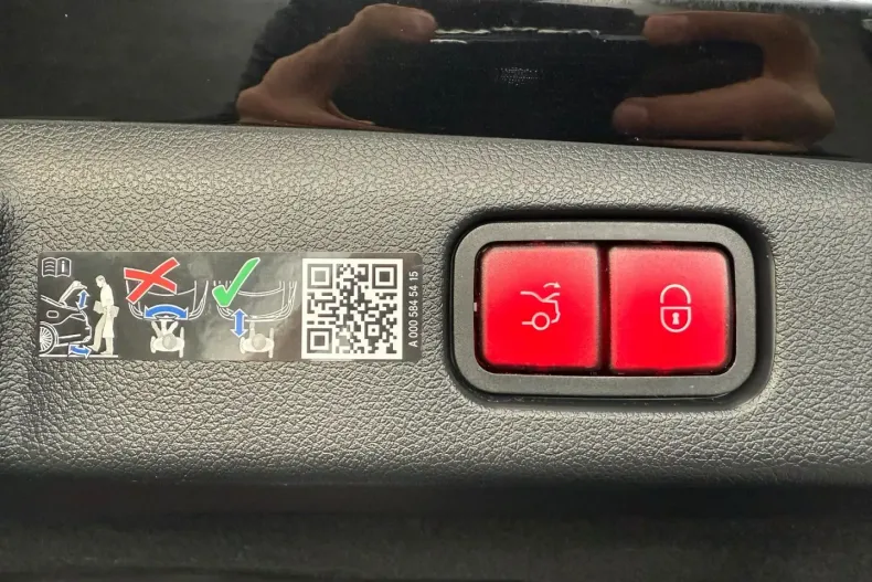 Mercedes-Benz E 53 AMG (Clasa E) din 2025 cu 29.989 km - oferta MER180695 - foto 17