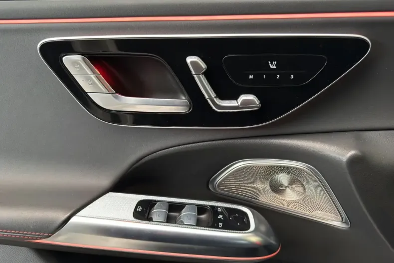 Mercedes-Benz E 53 AMG (Clasa E) din 2025 cu 31.040 km - oferta MER180697 - foto 11