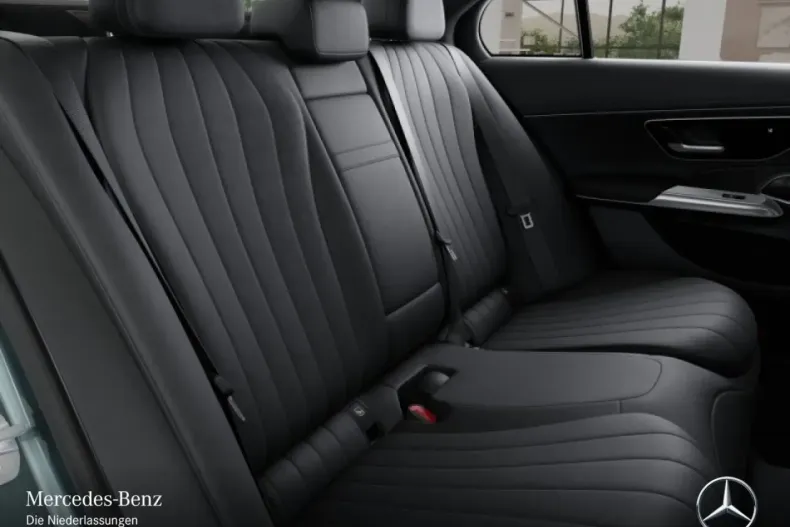 Mercedes-Benz E 300 (Clasa E) din 2025 cu 13.552 km - oferta MER180710 - foto 12