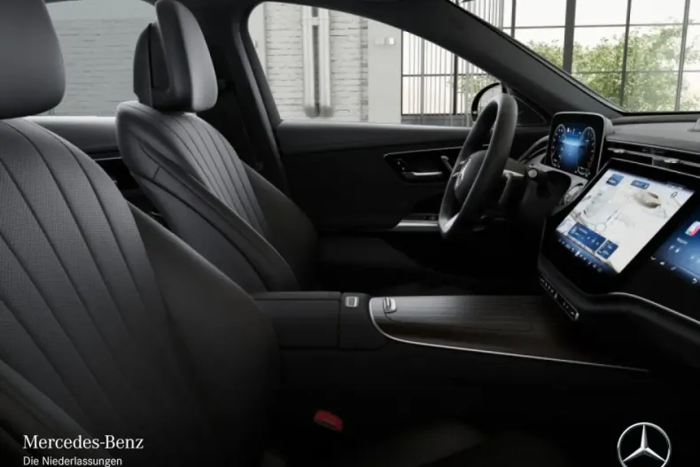 Mercedes-Benz E 300 (Clasa E) din 2025 cu 13.338 km - oferta MER180711 - foto 11