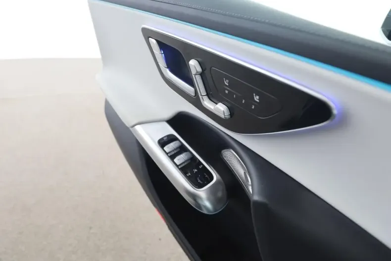 Mercedes-Benz E 300 (Clasa E) din 2024 cu 11.064 km - oferta MER180714 - foto 15