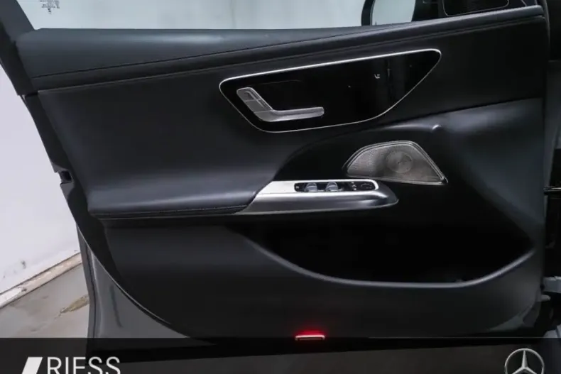 Mercedes-Benz E 300 (Clasa E) din 2024 cu 29.891 km - oferta MER180717 - foto 9