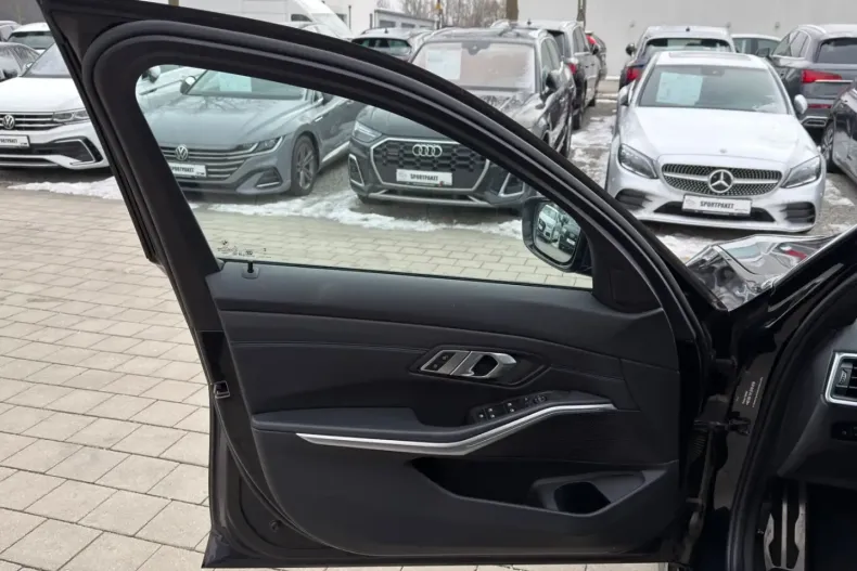 BMW 320 (Seria 3) din 2023 cu 107.100 km - oferta BMW180718 - foto 17