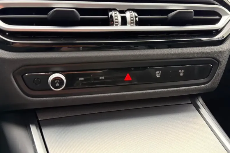 BMW 320 (Seria 3) din 2023 cu 107.100 km - oferta BMW180718 - foto 28