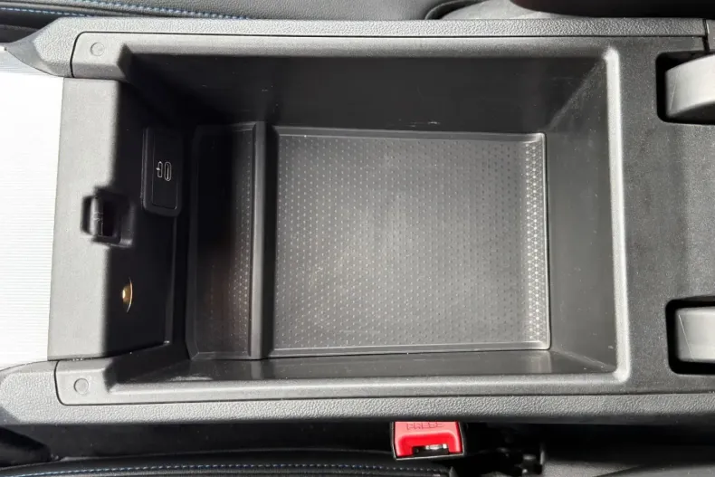 BMW 320 (Seria 3) din 2023 cu 107.100 km - oferta BMW180718 - foto 31