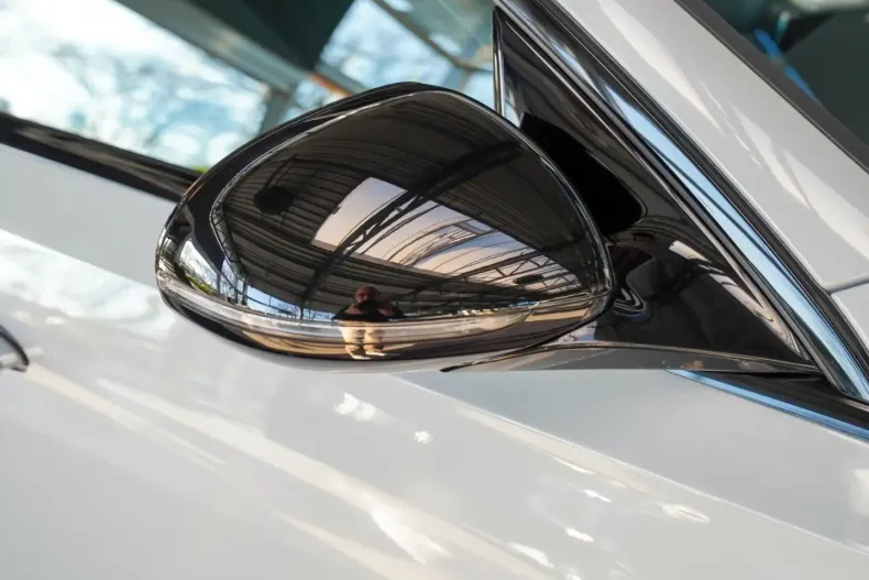 Mercedes-Benz E 300 (Clasa E) din 2024 cu 8.741 km - oferta MER180721 - foto 3