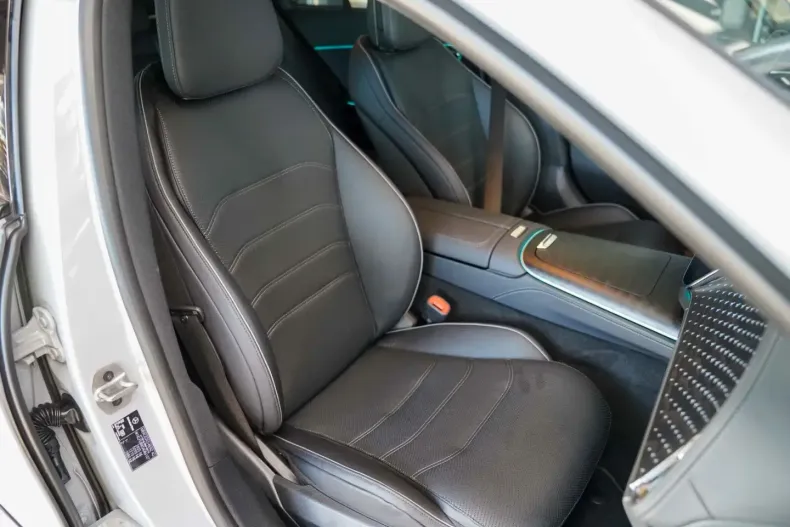 Mercedes-Benz E 300 (Clasa E) din 2024 cu 8.741 km - oferta MER180721 - foto 10