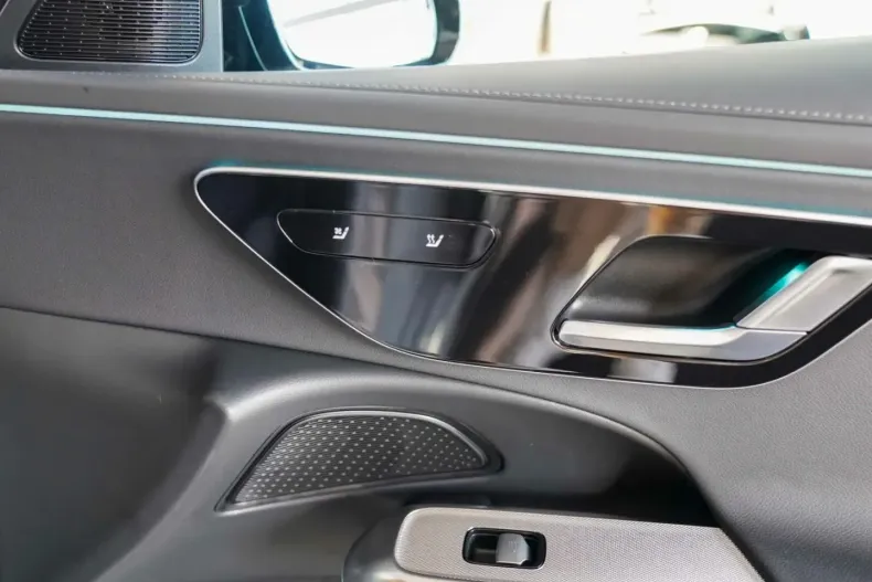 Mercedes-Benz E 300 (Clasa E) din 2024 cu 8.741 km - oferta MER180721 - foto 12