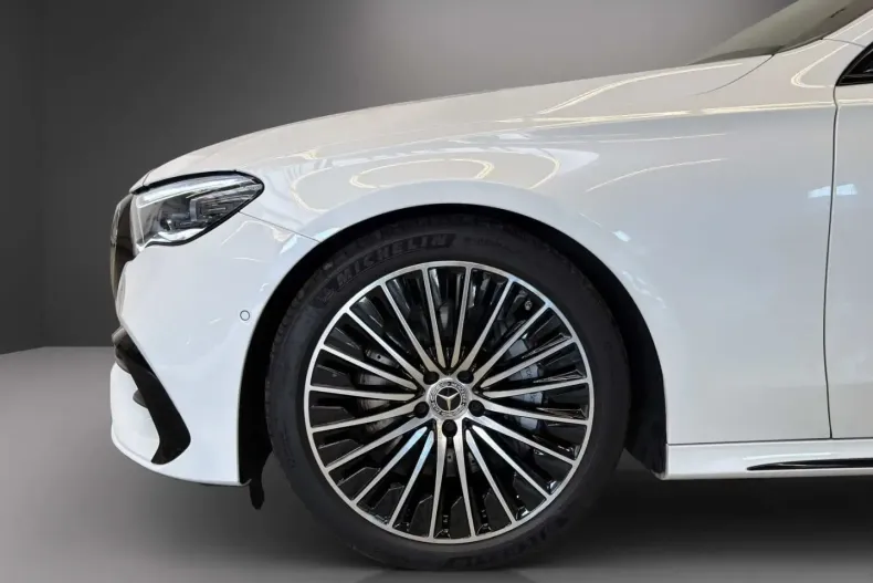 Mercedes-Benz E 300 (Clasa E) din 2024 cu 43.301 km - oferta MER180725 - foto 4