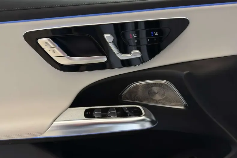 Mercedes-Benz E 300 (Clasa E) din 2024 cu 43.301 km - oferta MER180725 - foto 6