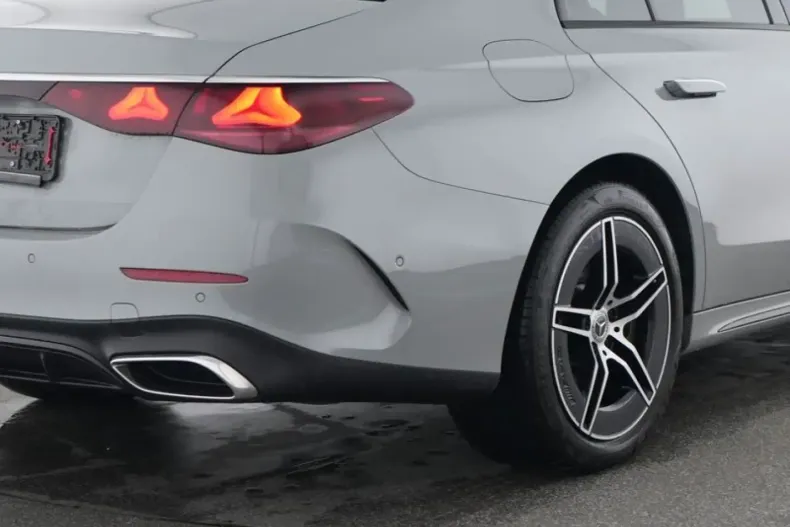 Mercedes-Benz E 300 (Clasa E) din 2024 cu 30.784 km - oferta MER180727 - foto 9