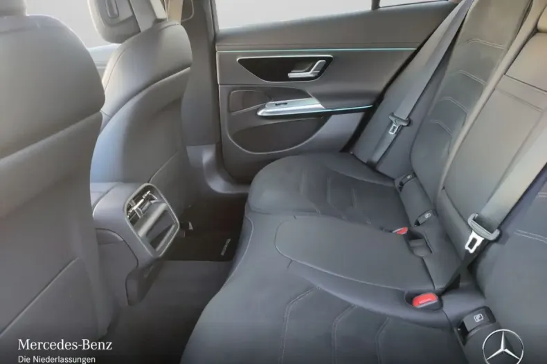 Mercedes-Benz E 300 (Clasa E) din 2024 cu 11.011 km - oferta MER180728 - foto 12