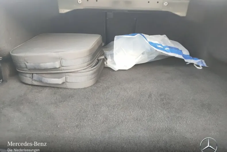 Mercedes-Benz E 300 (Clasa E) din 2024 cu 11.011 km - oferta MER180728 - foto 21