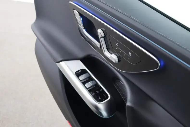 Mercedes-Benz E 300 (Clasa E) din 2024 cu 11.083 km - oferta MER180729 - foto 14