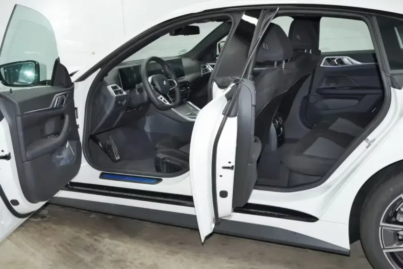 BMW 420 Gran Coupé (Seria 4) din 2024 cu 6.500 km - oferta BMW180735 - foto 3