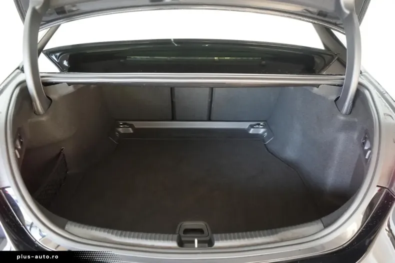 Mercedes-Benz C 300 (Clasa C) din 2022 cu 68.000 km - oferta MER180738 - foto 27