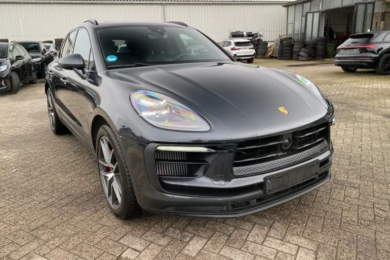 Porsche Macan din 2024 cu 13.600 km - oferta POR180739 - foto 1