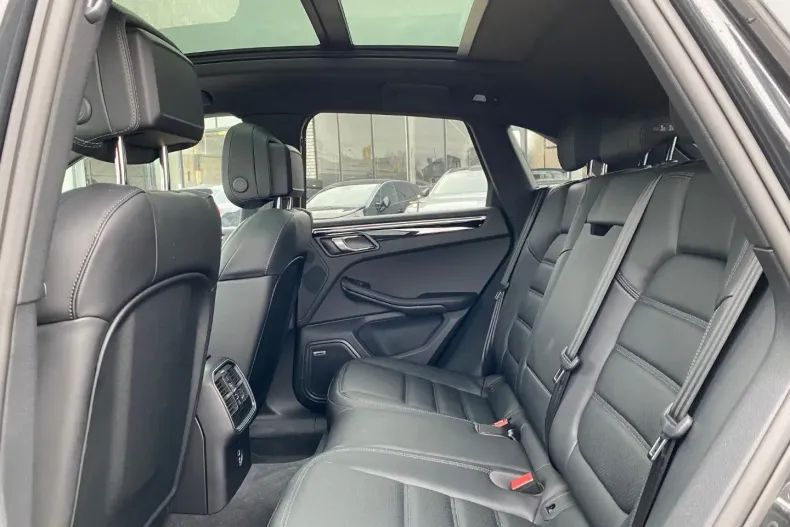 Porsche Macan din 2024 cu 13.600 km - oferta POR180739 - foto 19