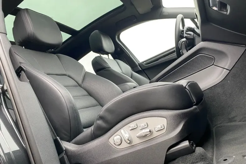 Porsche Macan din 2024 cu 13.600 km - oferta POR180739 - foto 22