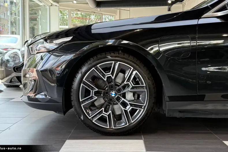 BMW 550 (Seria 5) din 2024 cu 23.700 km - oferta BMW180747 - foto 4