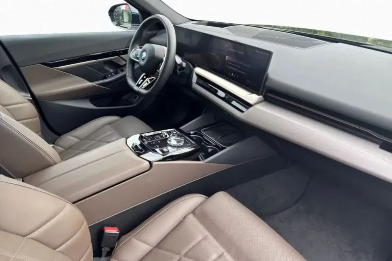 BMW 530 din 2024 cu 42.513 km - oferta BMW180759 - foto 8