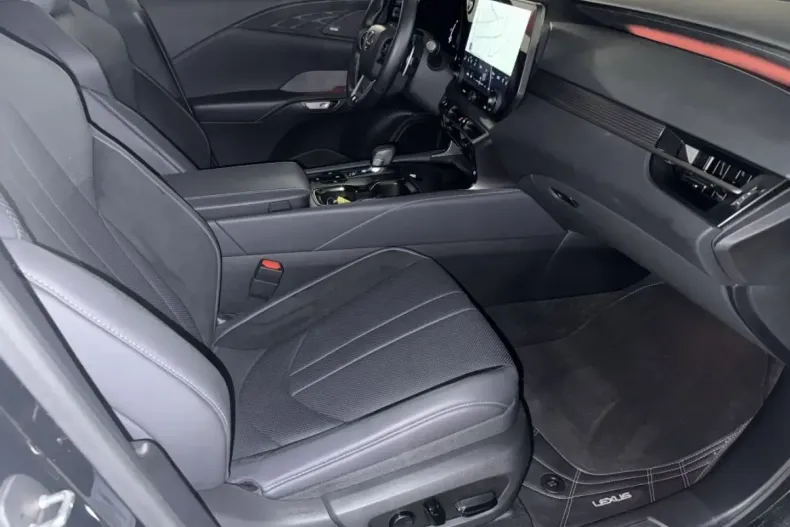 Lexus RX 500 din 2024 cu 8.959 km - oferta LEX180760 - foto 9