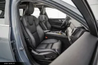 Volvo XC60 din 2022 cu 105.850 km - oferta VOL180762 - foto 13