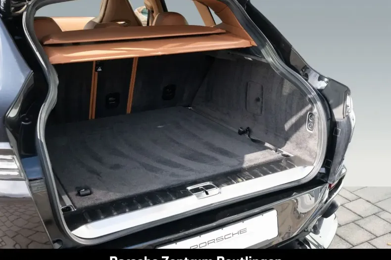 Aston Martin DBX din 2022 cu 53.100 km - oferta AST180763 - foto 9