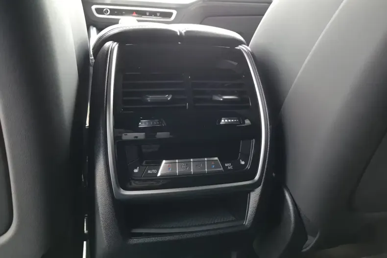 BMW XM (Seria X) din 2023 cu 17.700 km - oferta BMW180767 - foto 21