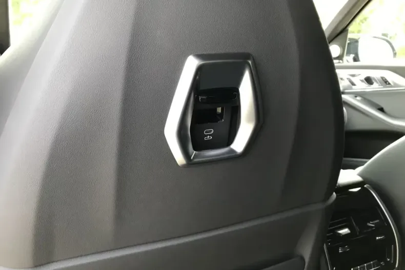 BMW XM (Seria X) din 2023 cu 17.700 km - oferta BMW180767 - foto 25