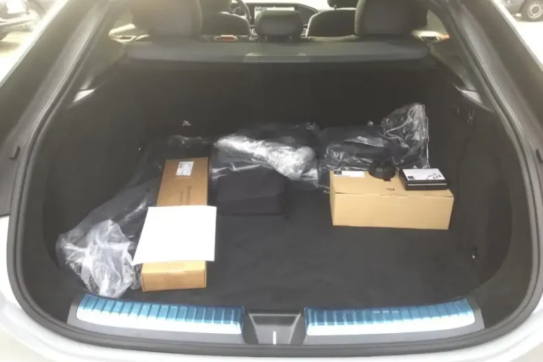 Mercedes-Benz GLE 53 AMG (Clasa GLE) din 2025 cu 15.000 km - oferta MER180769 - foto 8