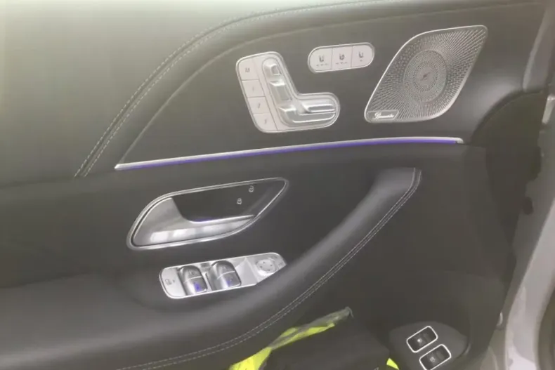 Mercedes-Benz GLE 53 AMG (Clasa GLE) din 2025 cu 15.000 km - oferta MER180769 - foto 14