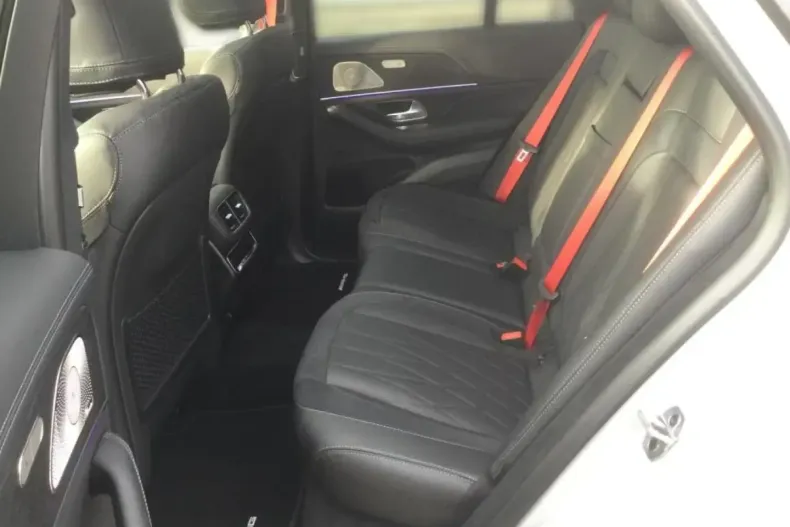 Mercedes-Benz GLE 53 AMG (Clasa GLE) din 2025 cu 15.000 km - oferta MER180769 - foto 17