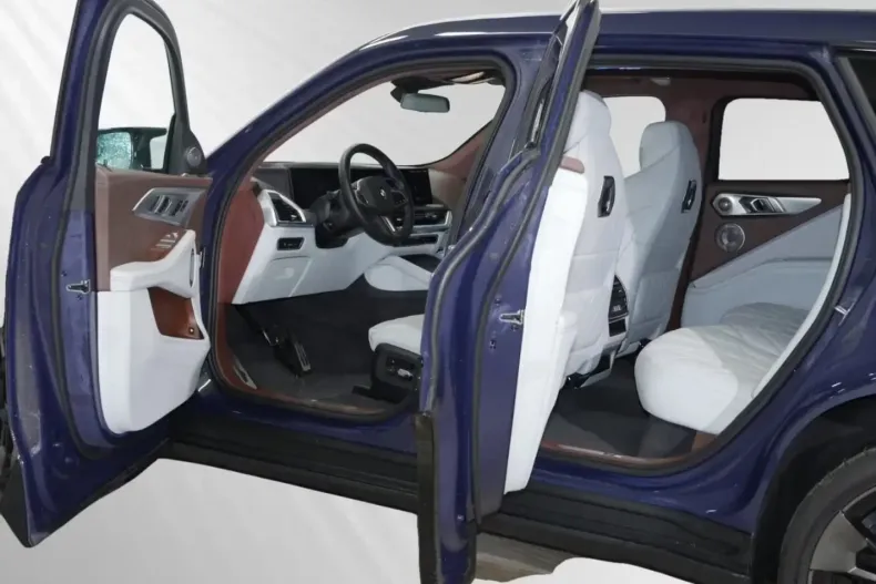 BMW XM (Seria X) din 2024 cu 3.600 km - oferta BMW180772 - foto 6