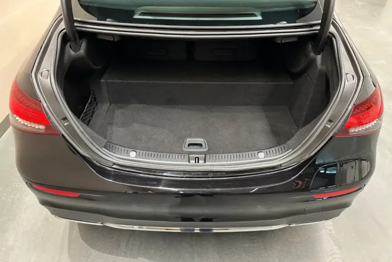 Mercedes-Benz E 300 din 2021 cu 71.000 km - oferta MER180778 - foto 14