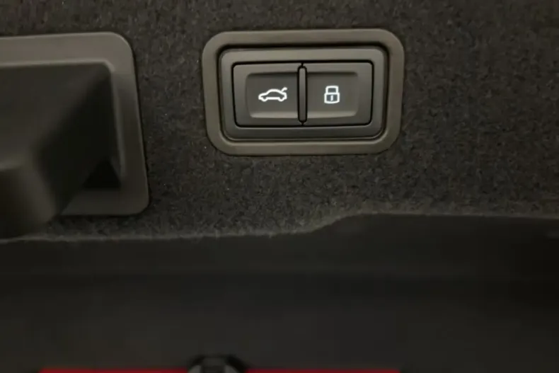 Audi A8 din 2024 cu 61.100 km - oferta AUD180783 - foto 12