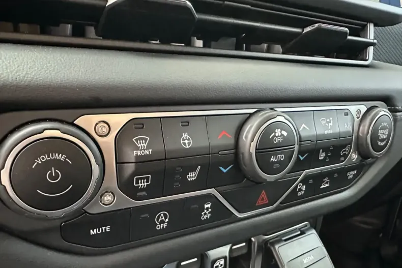 Jeep Wrangler din 2024 cu 25.000 km - oferta JEE180811 - foto 7