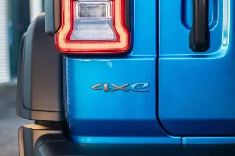 Jeep Wrangler din 2023 cu 25.080 km - oferta JEE180813 - foto 12