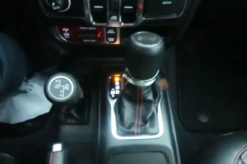 Jeep Wrangler din 2024 cu 7.770 km - oferta JEE180827 - foto 13