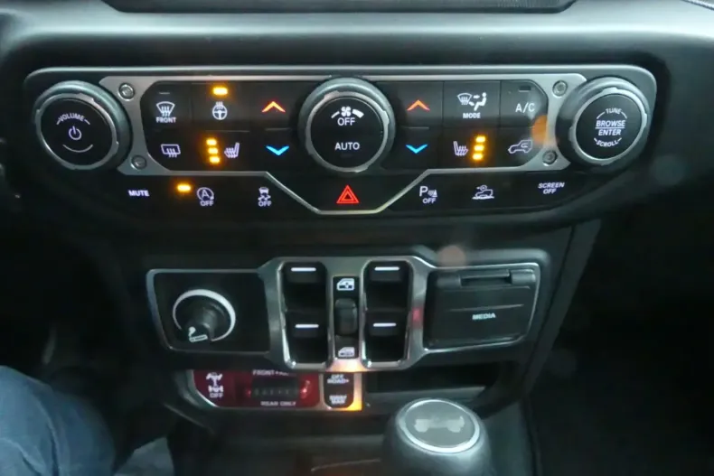 Jeep Wrangler din 2024 cu 7.770 km - oferta JEE180827 - foto 14