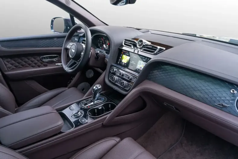 Bentley Bentayga din 2025 cu 4.500 km - oferta BEN180829 - foto 2