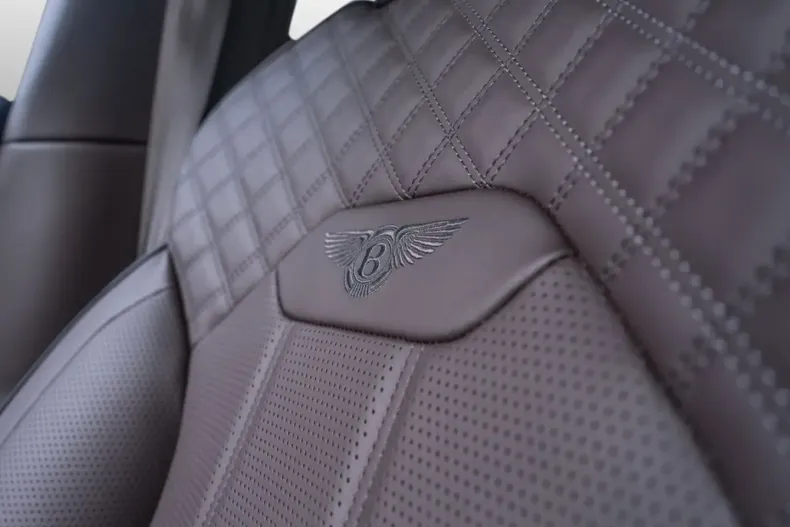 Bentley Bentayga din 2025 cu 4.500 km - oferta BEN180829 - foto 23