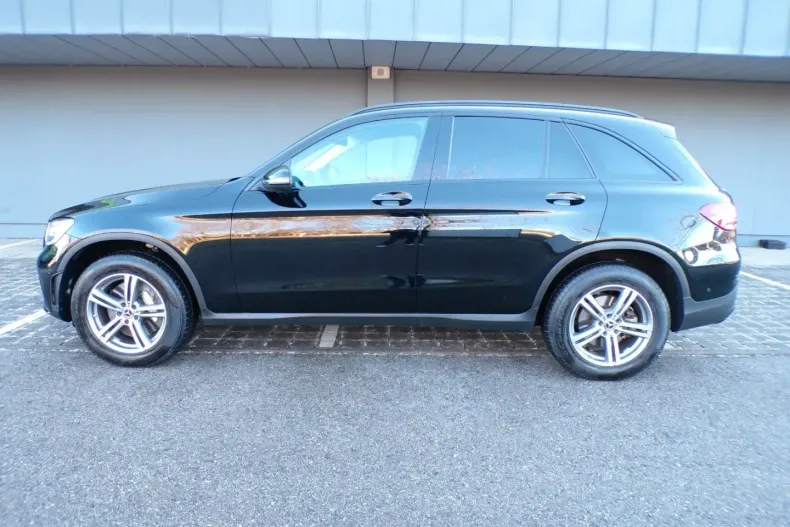 Mercedes-Benz GLC 300 din 2022 cu 76.122 km - oferta MER180834 - foto 1