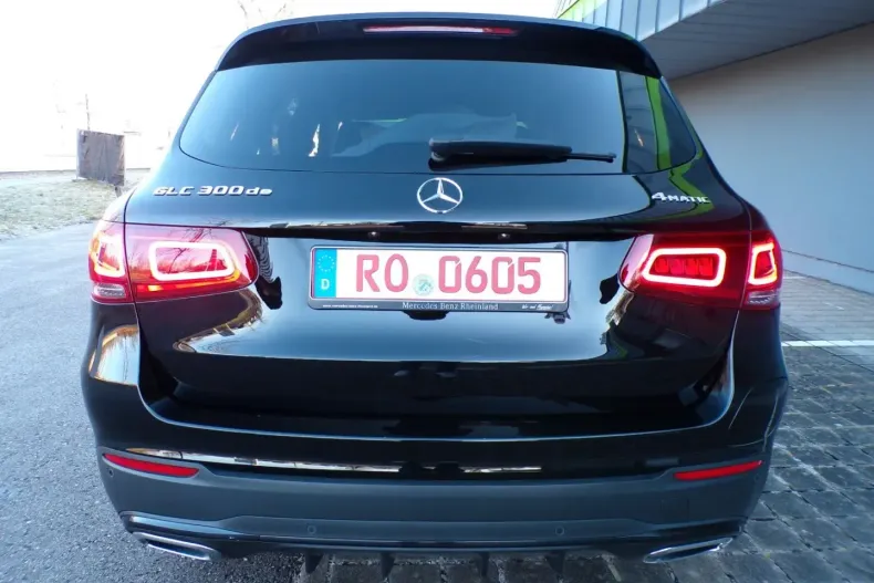 Mercedes-Benz GLC 300 din 2022 cu 76.122 km - oferta MER180834 - foto 3