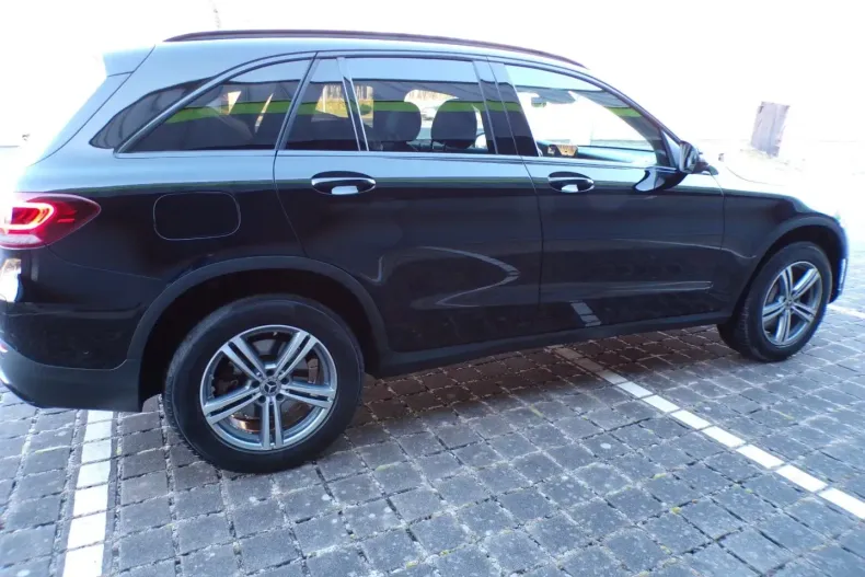 Mercedes-Benz GLC 300 din 2022 cu 76.122 km - oferta MER180834 - foto 4
