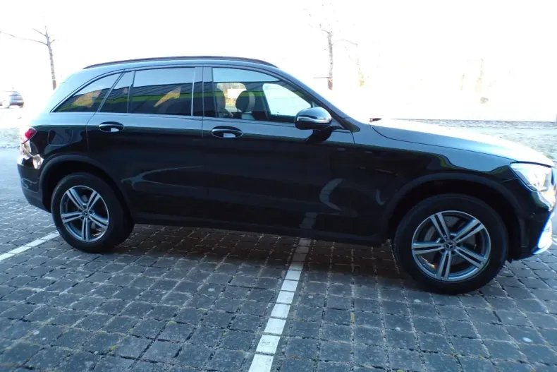 Mercedes-Benz GLC 300 din 2022 cu 76.122 km - oferta MER180834 - foto 5