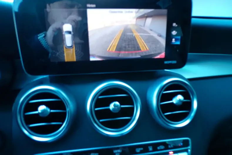 Mercedes-Benz GLC 300 din 2022 cu 76.122 km - oferta MER180834 - foto 21